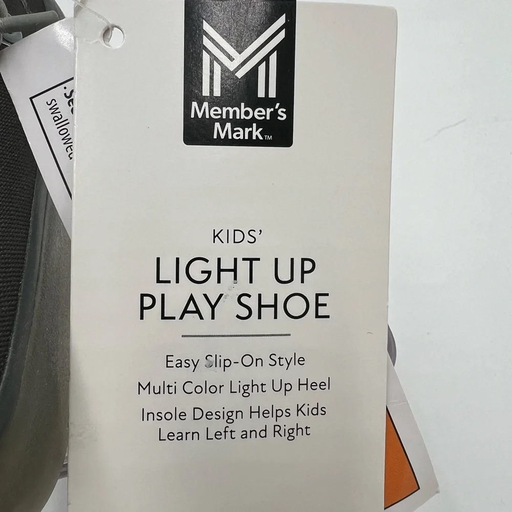 Kids Members Mark‎ light up slip on shoes size 7.